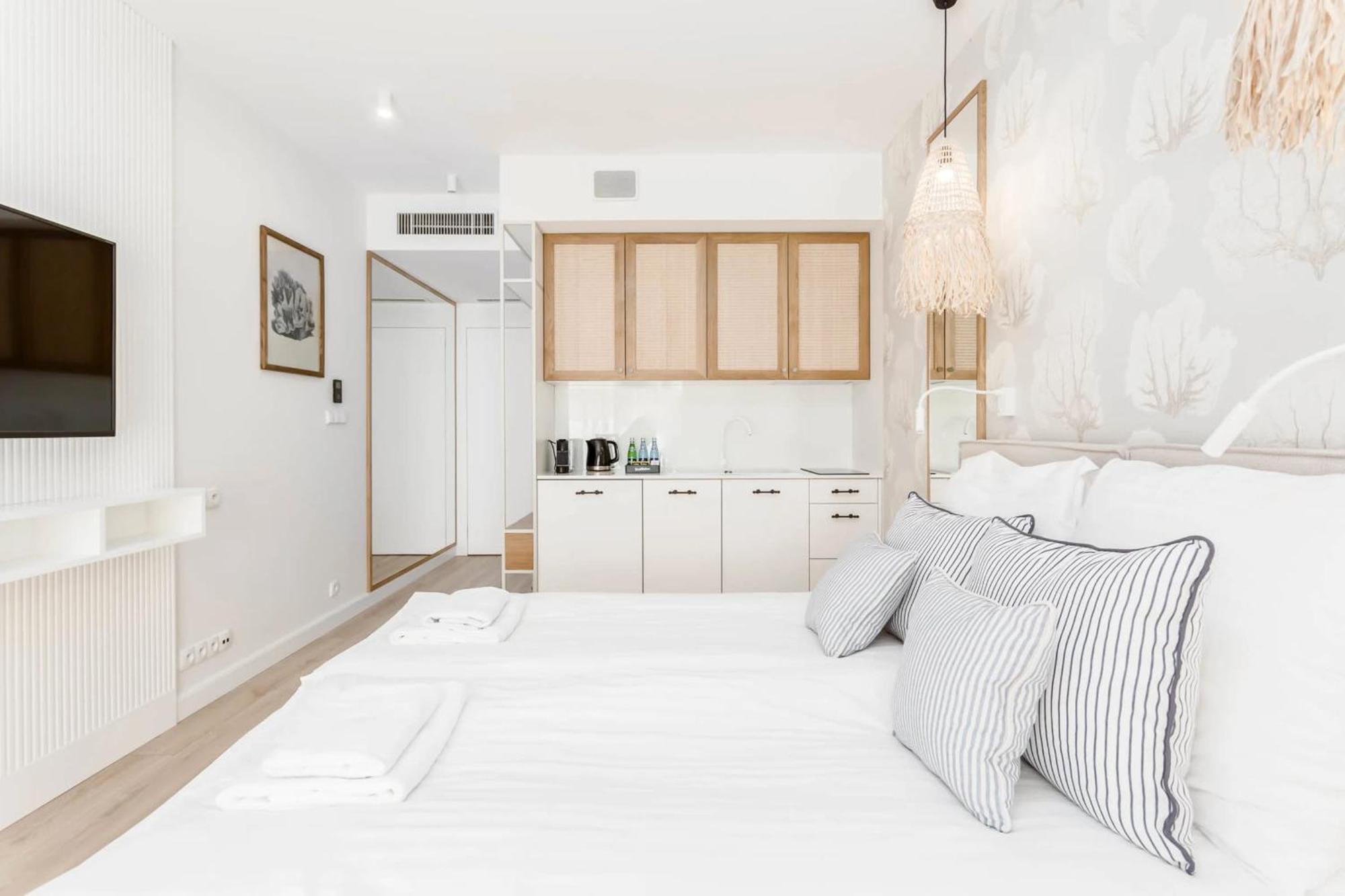 Apartamenty Chmielna 10 - Kompleks Deo - Old Town By Rent Like Home — Photos 2