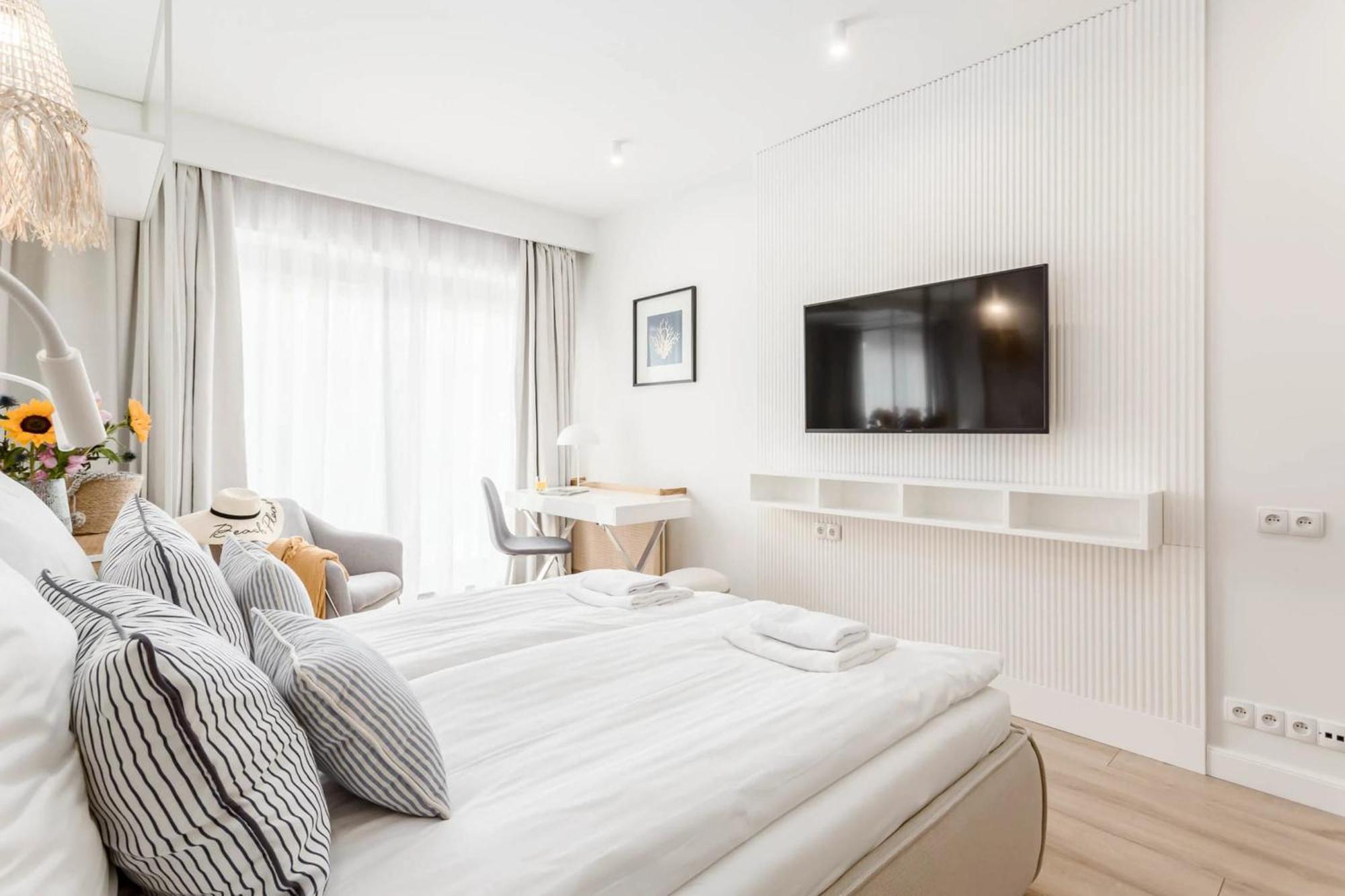 Apartamenty Chmielna 10 - Kompleks Deo - Old Town By Rent Like Home — Photos 3
